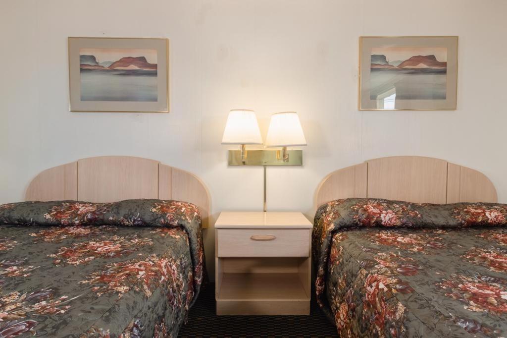 Dubois Manor Motel Екстериор снимка
