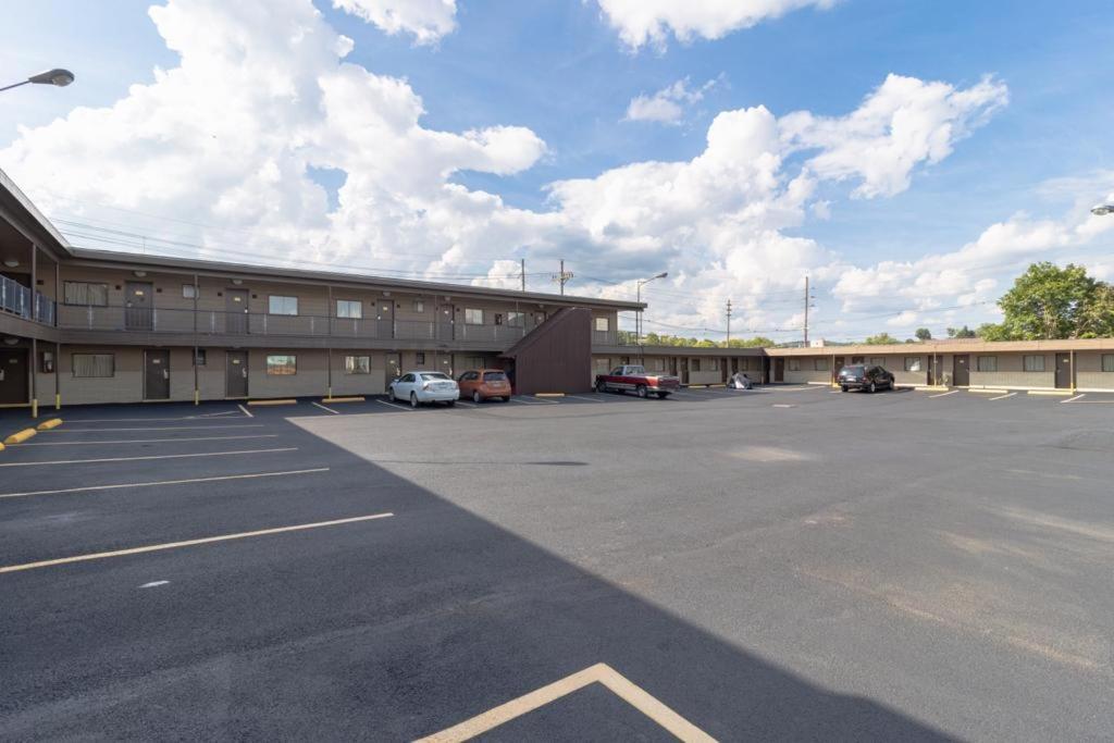 Dubois Manor Motel Екстериор снимка