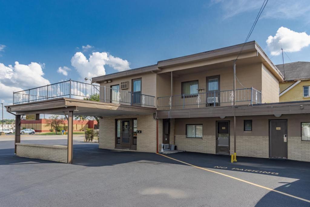 Dubois Manor Motel Екстериор снимка